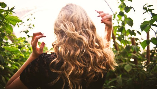 Cuidar tu pelo en verano con champú sin sulfatos, tu pasión!