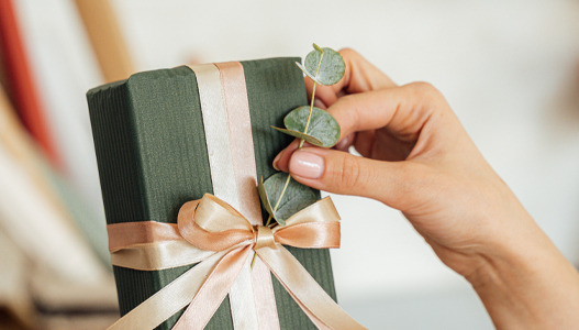 5 originelle duftende Geschenkideen. Überraschen Sie Ihre Liebsten mit exquisiten Düften.