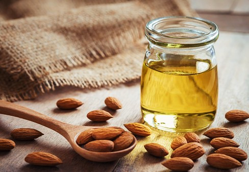 Usos y beneficios del aceite de almendras dulces para la piel